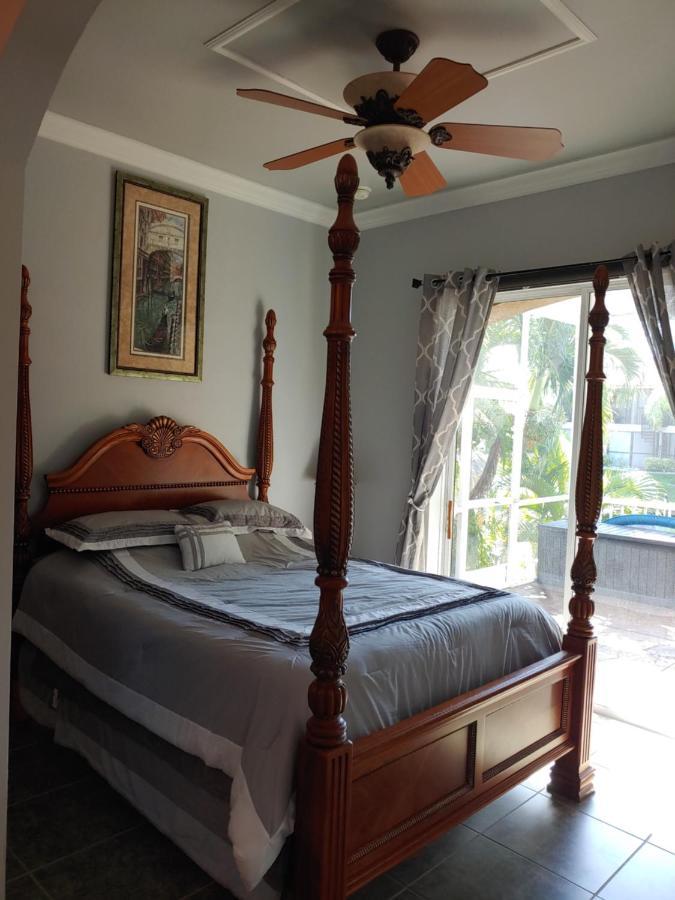 Cape Paradise B & B - Your Luxury Tropical Retreat Cape Coral Exteriör bild