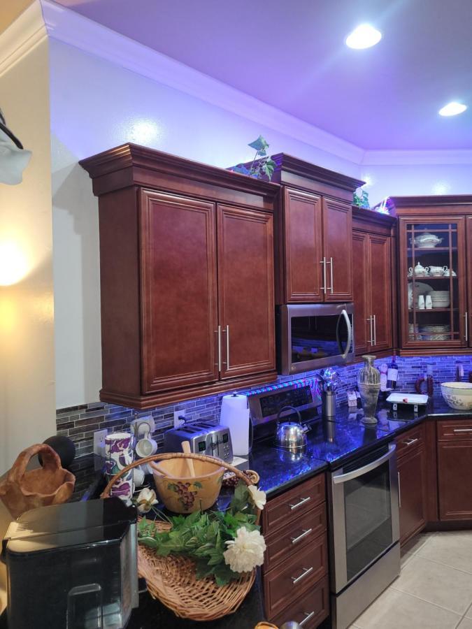 Cape Paradise B & B - Your Luxury Tropical Retreat Cape Coral Exteriör bild
